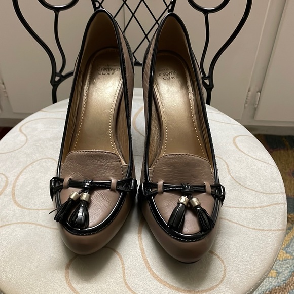 Joan & David Shoes - Joan & David Taupe & Black Leather/Patent Pumps